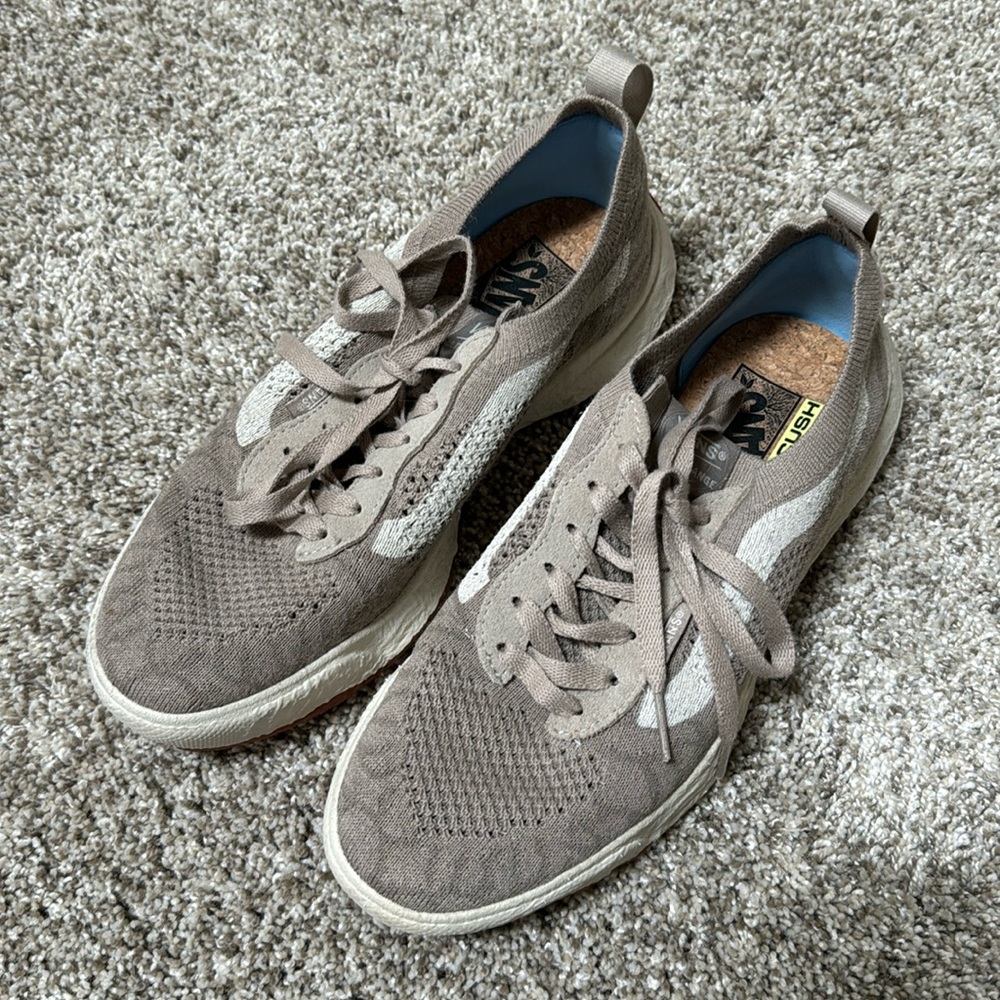 Vans tennis shoes